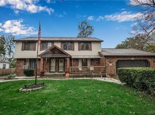 5840 Lakeview Ter, Lake View, NY 14085