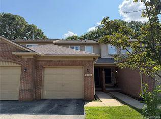 9066 Newport Way #11, Livonia, MI 48150