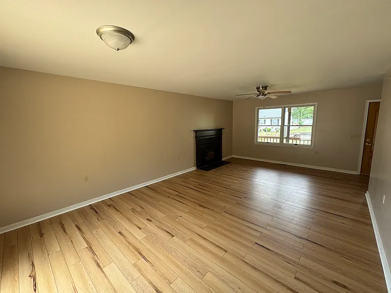 304 N Academy St — Photo 5