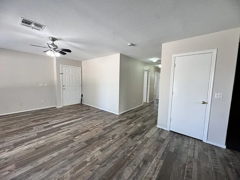 9138 W Ross Ave — Photo 14