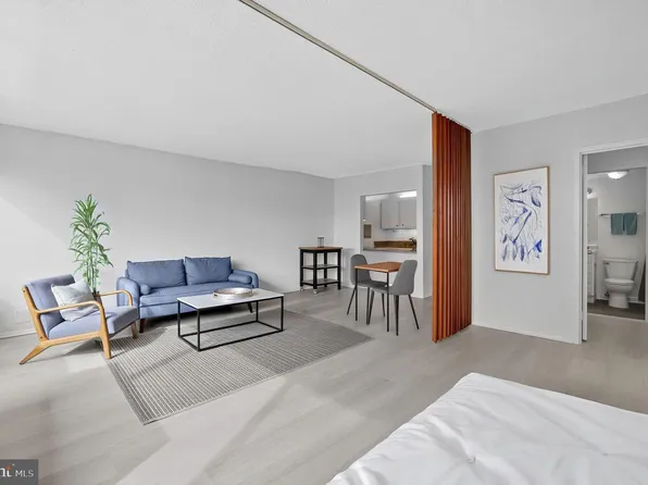 5500 Friendship Blvd APT 1712N, Chevy Chase, MD 20815