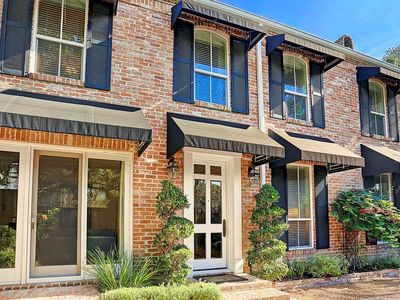 999 S Post Oak Ln, Houston, TX, 77056