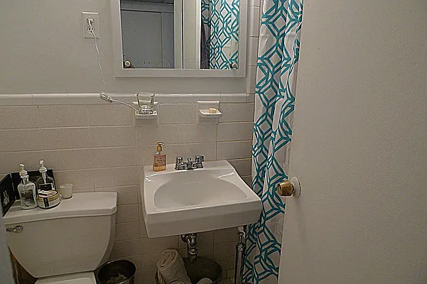 Rented by America Mecca Realty LLC | media 11