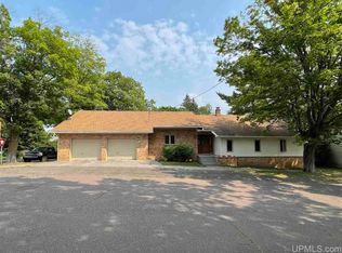 239 Schoolcraft St, Lake Linden, MI 49945