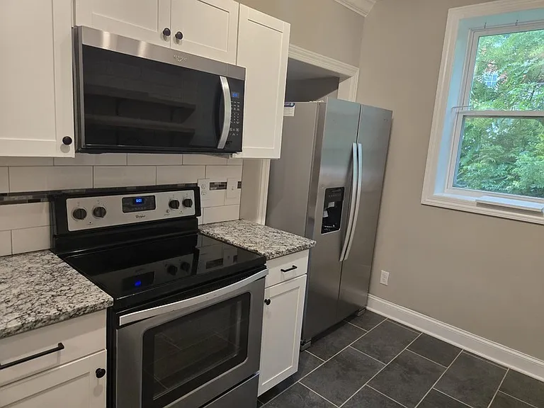 545 Lakeview Dr #B — Photo 4