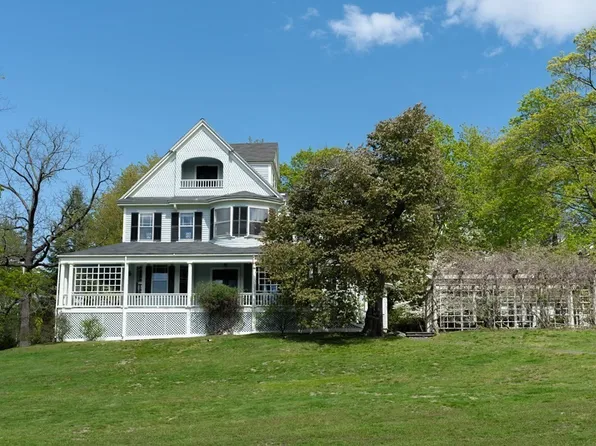 100 Hillside Ave, Newton, MA 02465