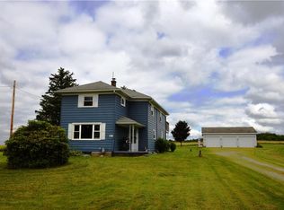 8879 Williams Rd, North East, PA 16428