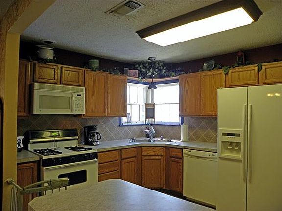 4th image of 7019 Hardisty St