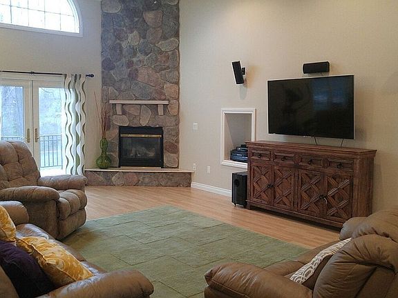 4th image of 5113 Bryson Ln