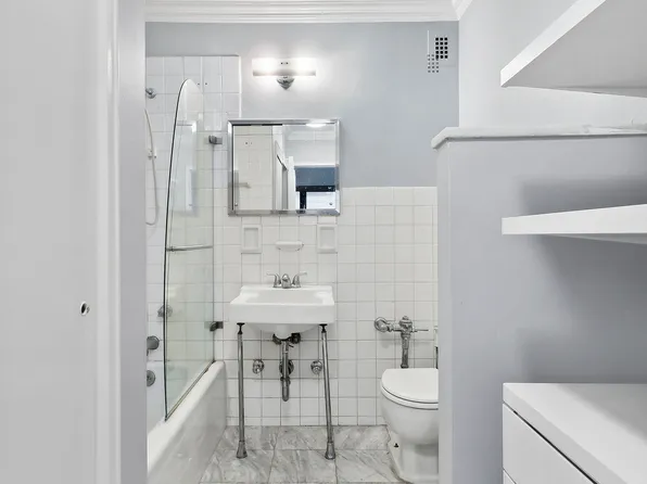 166 East 61st Street image 5 of 5