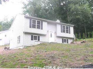 24 Derry Hill Rd, Uncasville, CT 06382