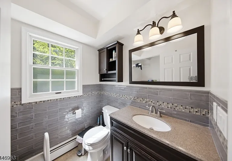 2057 Lakeside Dr W — Photo 27
