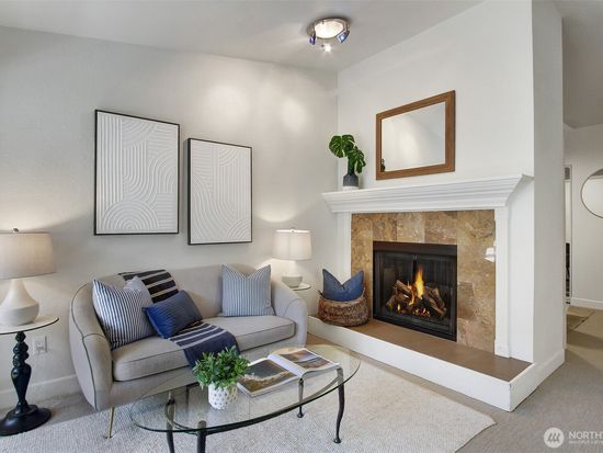 9512 1st Avenue NE #402, Seattle, WA 98115