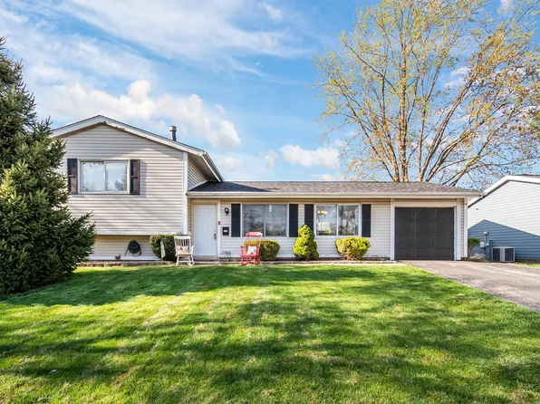 1636 E Celebrity Cir, Hanover Park, IL 60133