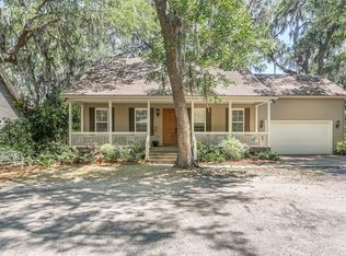 1043 Shade Tree Ln SE, Darien, GA 31305