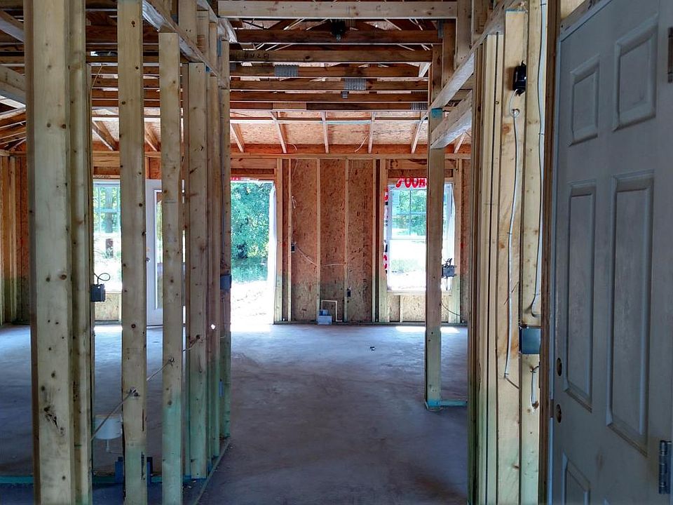 2nd image of 87026 Farnsworth Ln