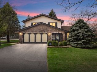 10460 S 73rd Ct, Palos Hills, IL 60465