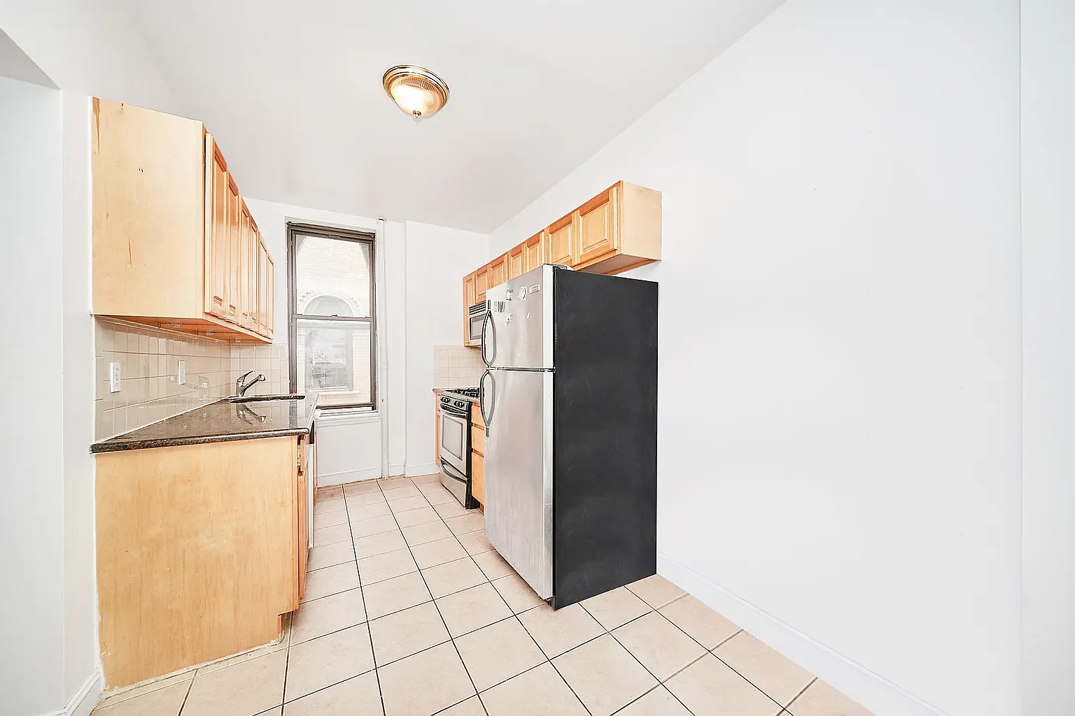 900 Riverside Drive — Photo 3