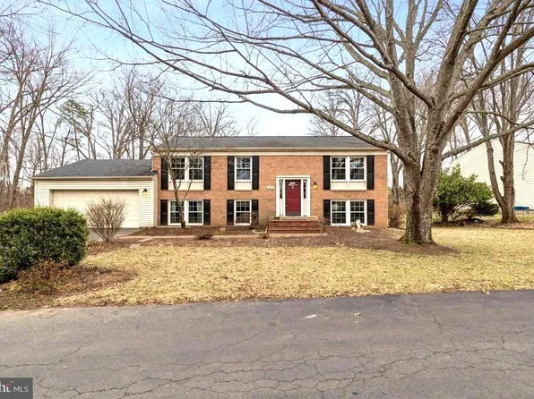 2405 Tatnuck Ct, Herndon, VA 20171