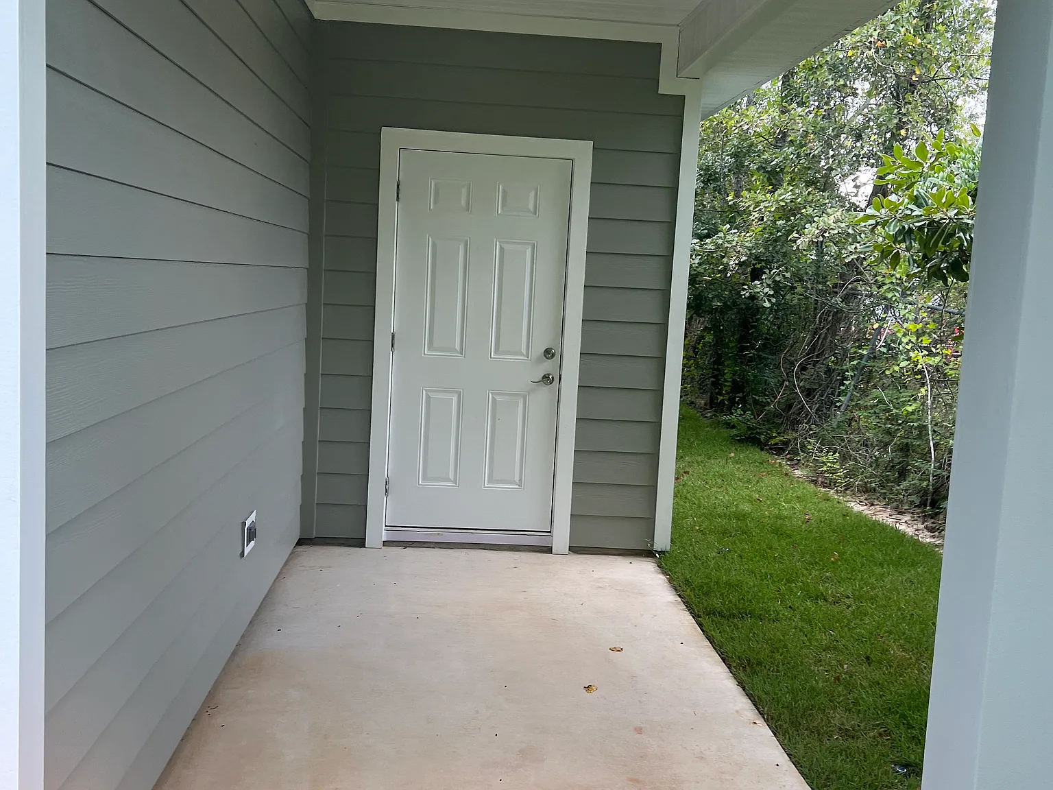 3 bed, 1300 sqft, $2,050 — Photo 4