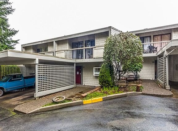 2nd image of 22711 Lakeview Dr APT C2