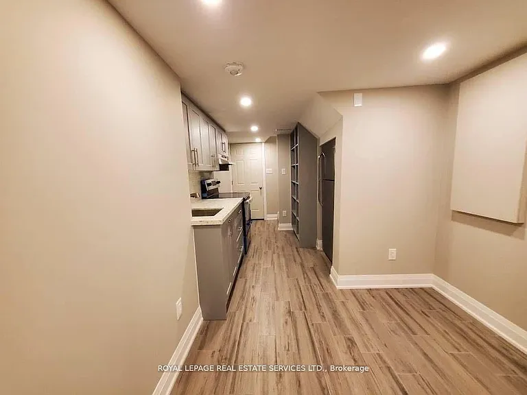 39 Vezna Cres #BASEMENT — Photo 2