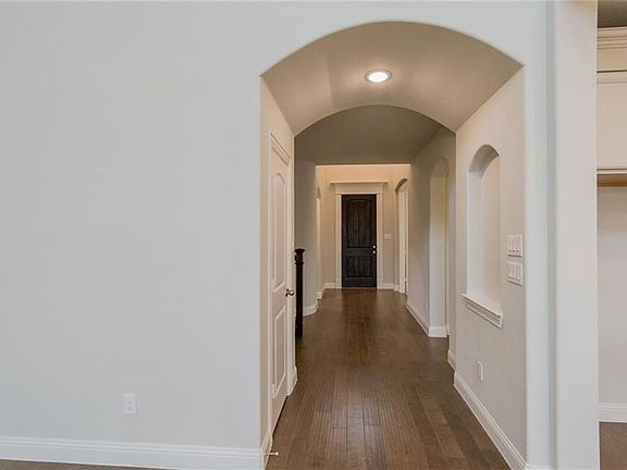 4th image of 109 Autumn Sage Dr
