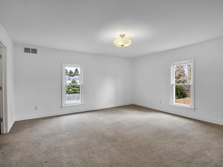 5849 Broadway St #H — Photo 17