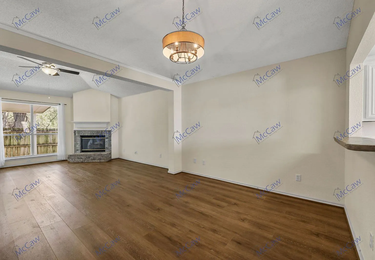 3 bed, 2.0 bath, 1484 sqft, $2,200 — Photo 4