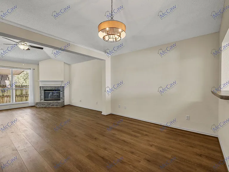 5719 Colebrook Trl — Photo 4