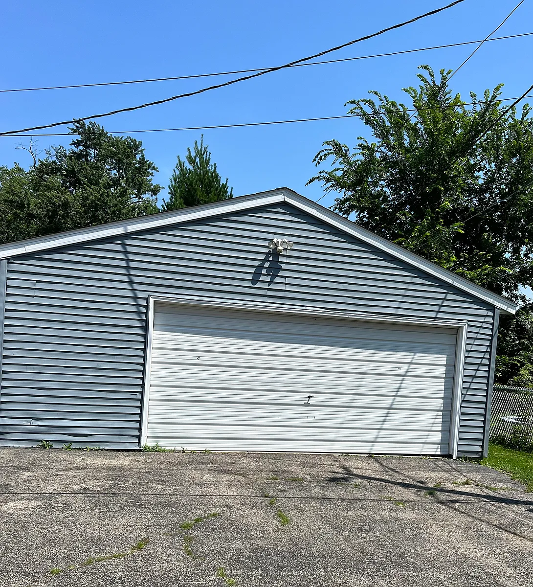 Building Photo - 37439 N Lake Shore Dr