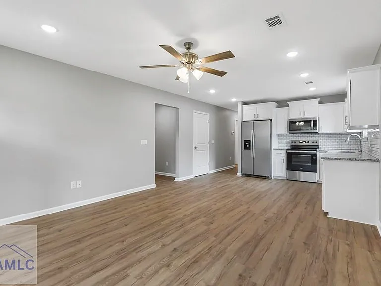 151 Arabian Ln — Photo 2