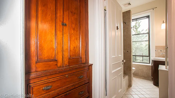 Rented by Garfield Realty  | media 15