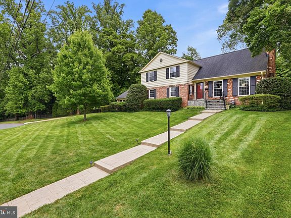 4th image of 6527 Bay Tree Ct