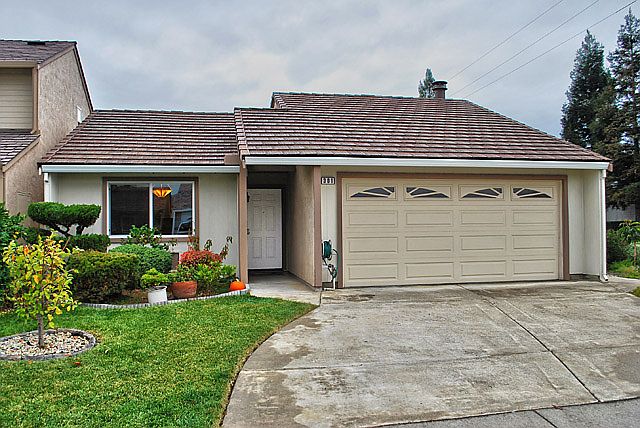 1st image of 301 Lone Oak Dr