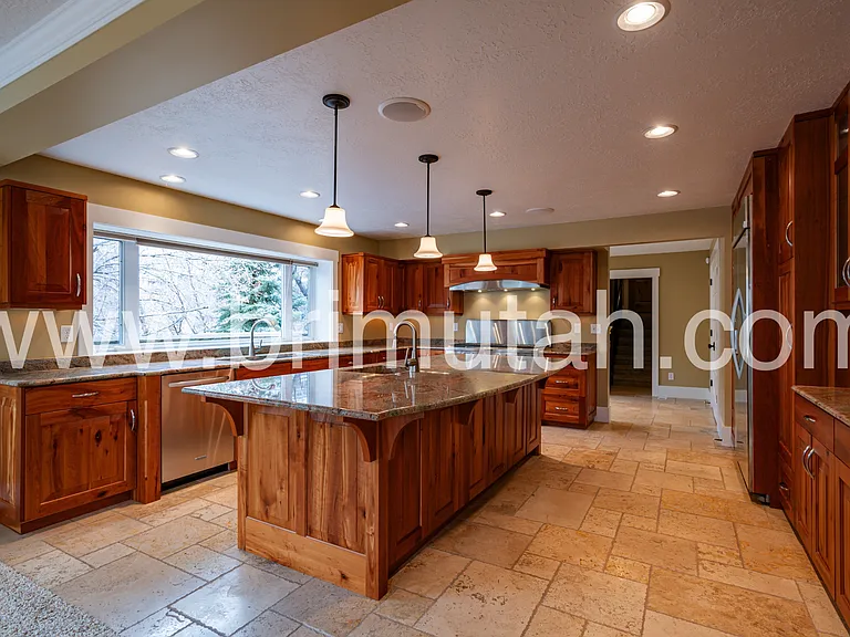 105 N Young Oak Rd — Photo 2
