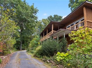 140 Holly St, Black Mountain, NC 28711