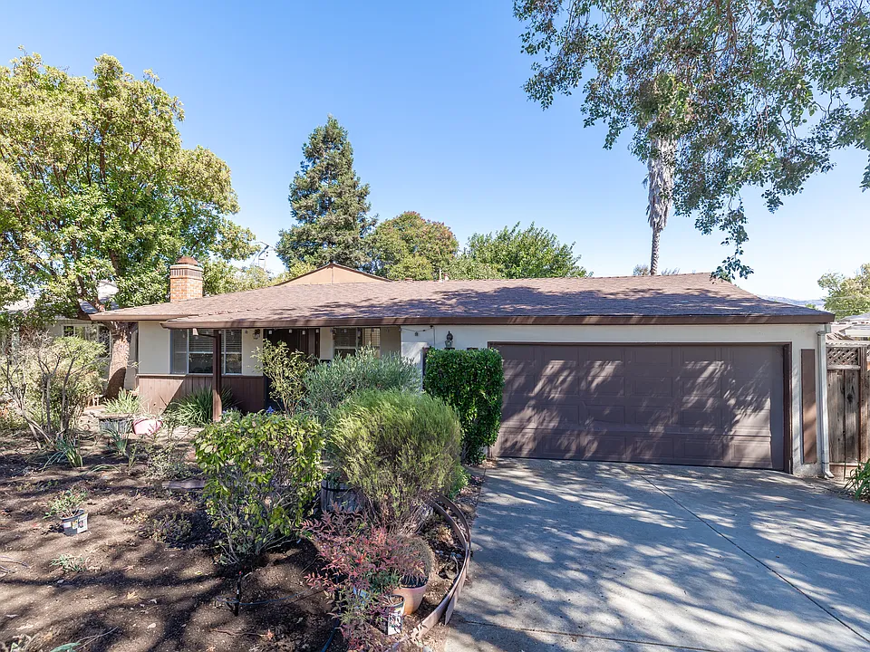 535 Farallon Dr