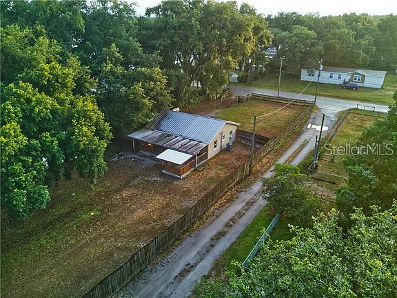 4th image of 3730 Autumn Palm Dr