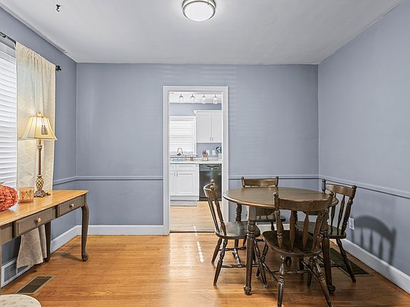 5th image of 844 Marcellus Dr
