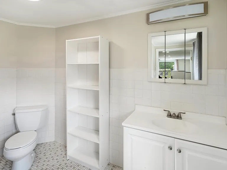 226 Louis St #1 — Photo 14
