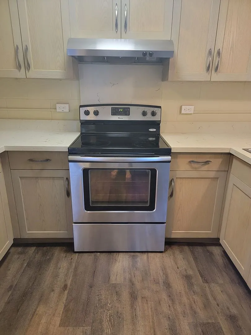 Riverside Apartments — Photo 1