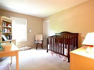 325 Meadowview Ln — Photo 11
