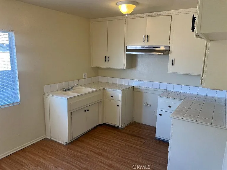 1451 W 105th St #2 — Photo 3