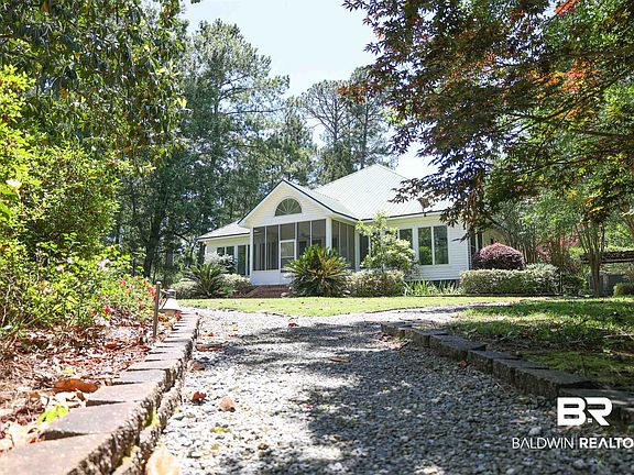 3rd image of 18905 Boonie Ln