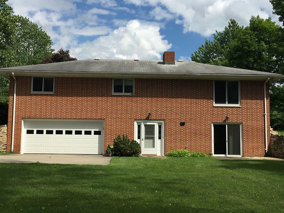 1st image of 223 Sycamore Dr