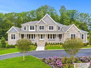 16 Majestic Woods Dr, Monroe Township, NJ 08831