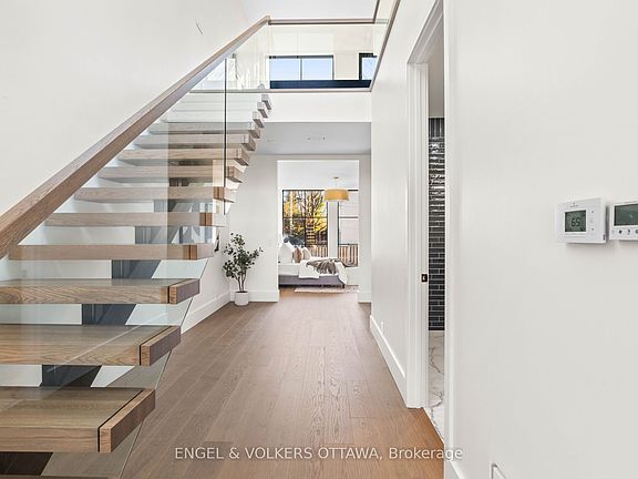 4th image of 246 Byron Ave