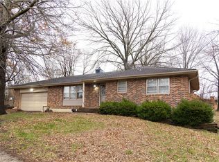 907 S Jones Rd, Independence, MO 64056