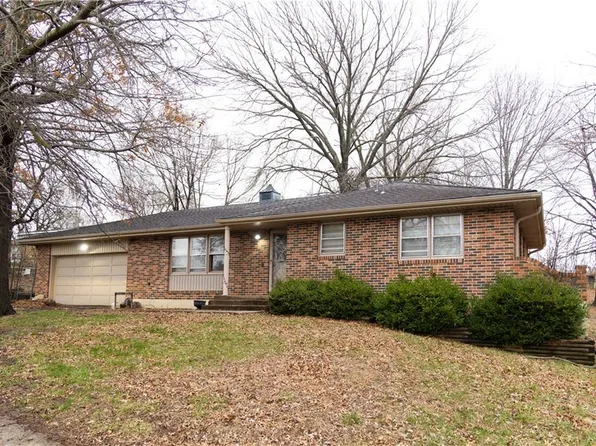 907 S Jones Rd, Independence, MO 64056